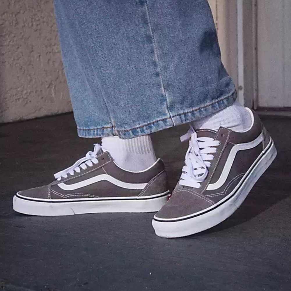Vans WMNS Old Skool
Color Theory Bungee Cord
VN0005UF9JC
Sneakers - Picture 4 of 16